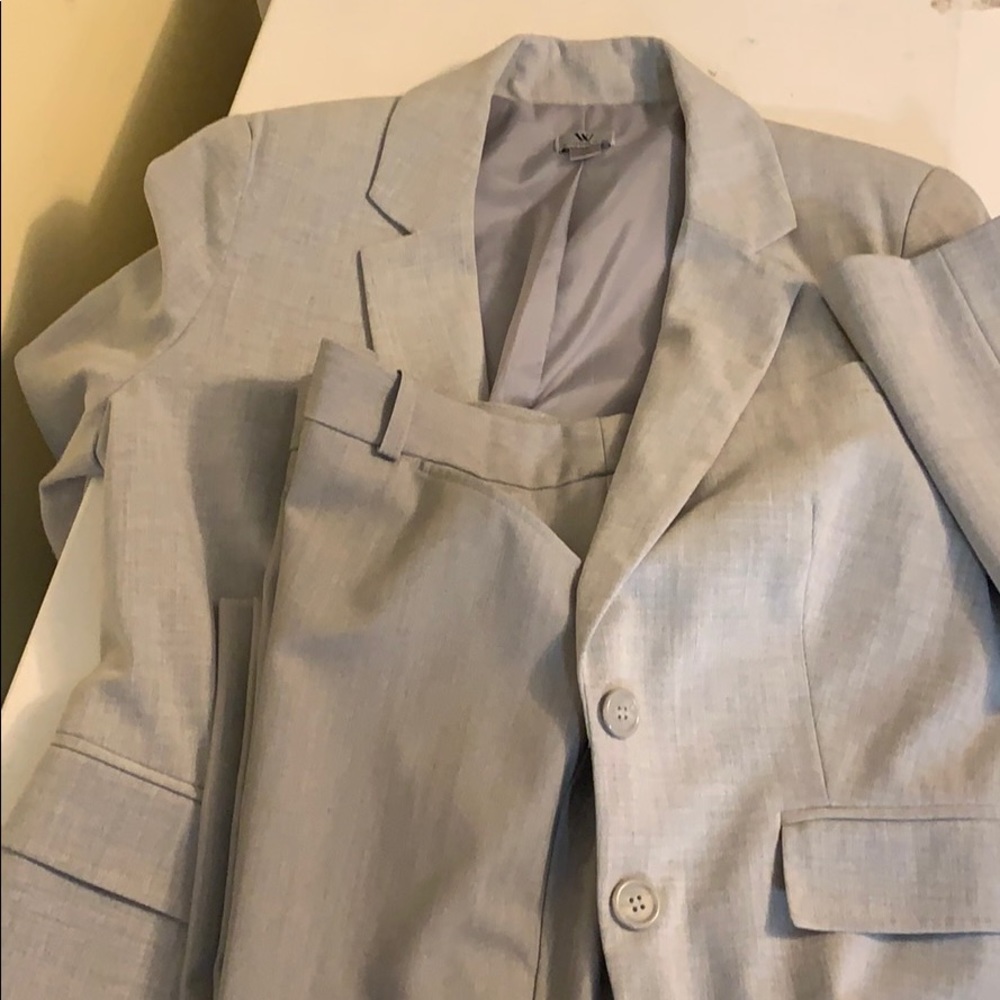 Light gray pant suit